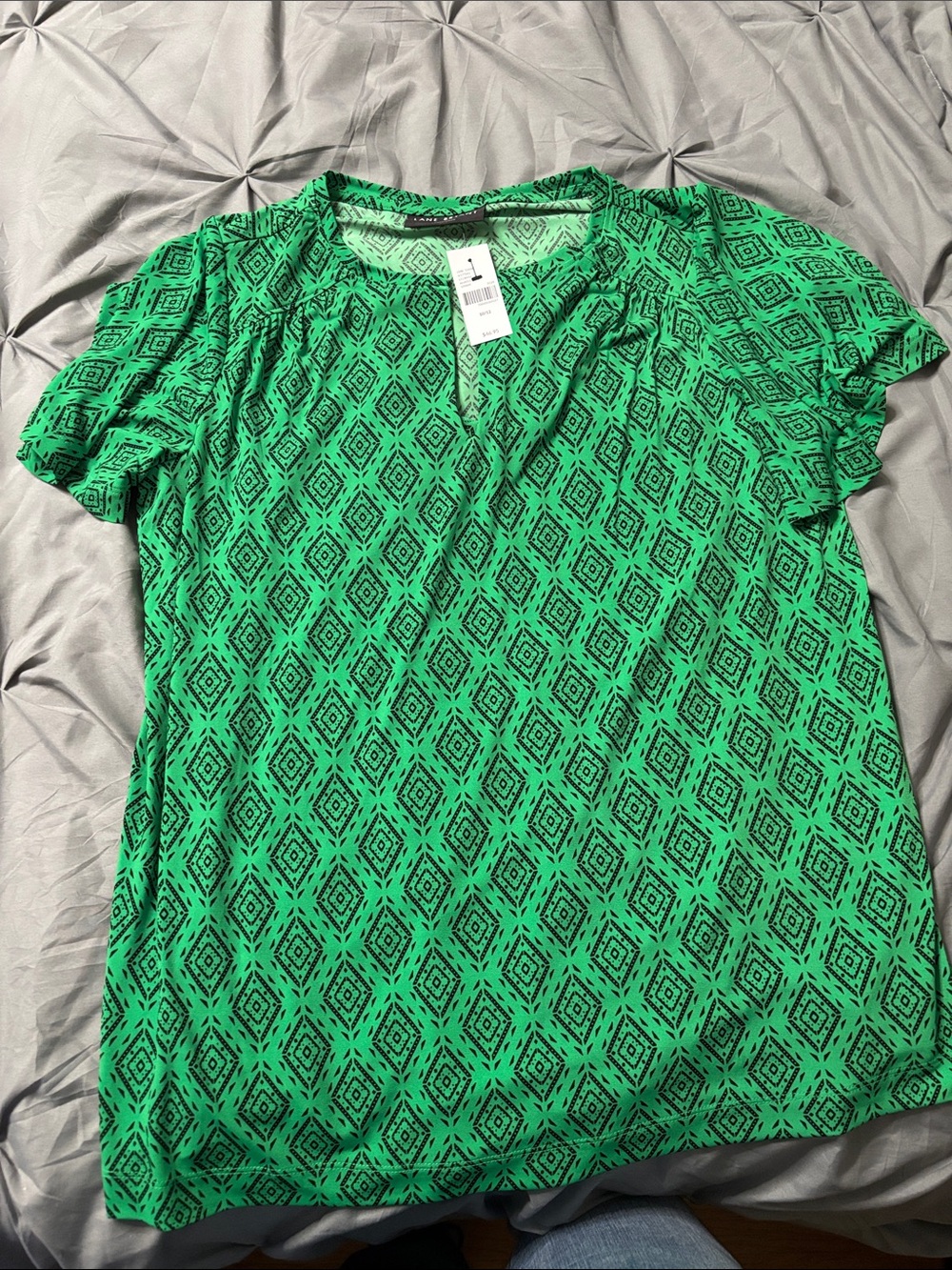 Lane Bryant Green Geometric V-Neck Short Sleeve Top